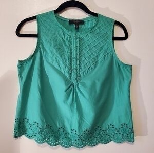 Jessica Simpson sleeveless top